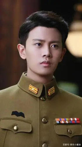 《秋蝉》"叶冲"任嘉伦美图欣赏,穿上军阀装的他真是霸气侧漏!