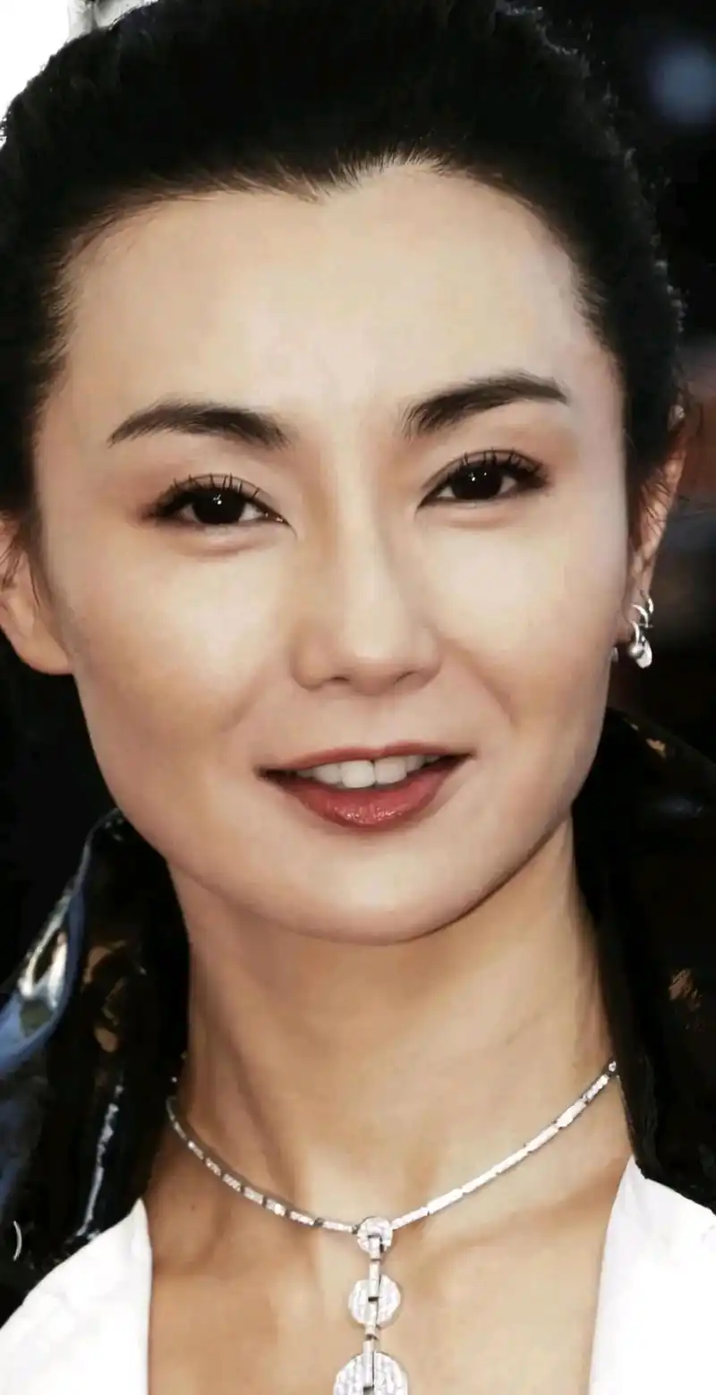 女神张曼玉的美难以复刻,气质出众,风采依旧