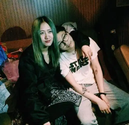 祝星是陈粒的前女友,陈粒还为她写过一首歌就叫《祝星》,陈粒于14年