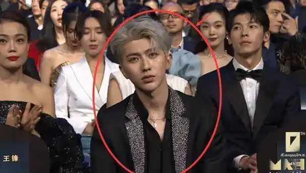 原创时尚盛典台下男明星生图火了没有美颜成卸妆晚会少女都沸腾了