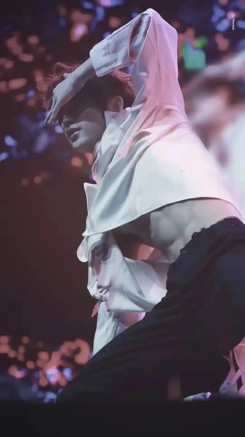 腹肌 #时代少年团 #张真源#刘耀文#贺峻霖#丁程鑫 不可 - 抖音