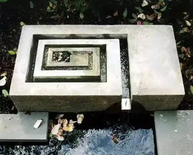 一角,止步静观心静,则心明泉眼无声惜细流树阴照水爱晴柔丈山有诗云