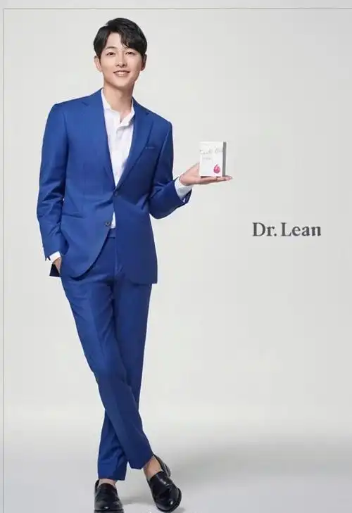 宋仲基瘦下来就帅翻天黑西装在身勾勒出挺拔身材终于有了少年感