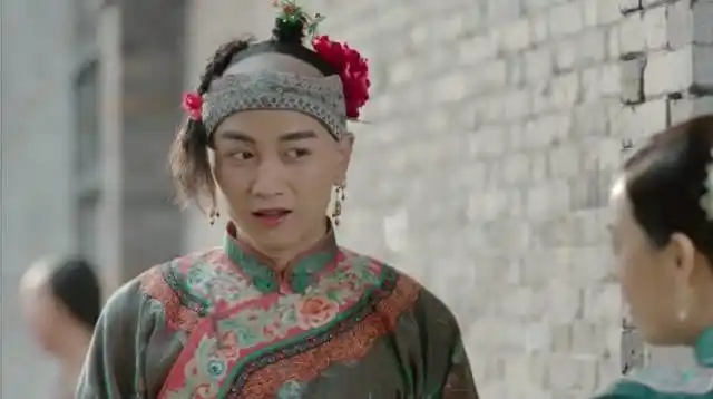 陈晓第一次男扮女装的造型在这里,看不出来还挺美丽