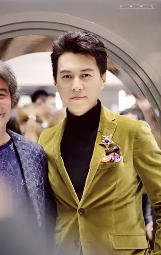 时尚活动靳东尽显贵气今日进组却避谈新剧