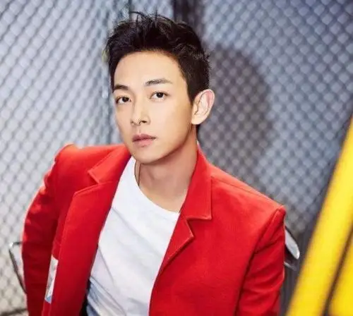 他是当红男星,成名后却娶了一位"丑妻",婚礼半个娱乐圈都来了|梁烈唯