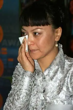 2004年高峰和那英同居生子后他的情人王纳文是如何报复的