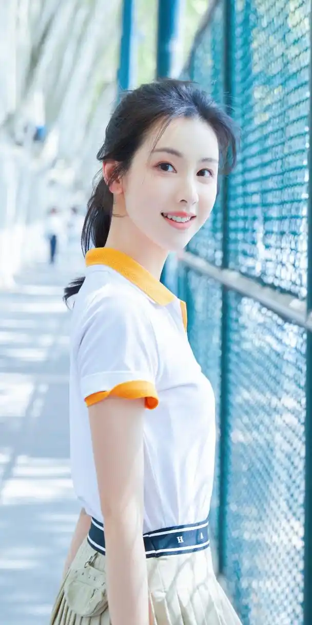 陈都灵一身学院风穿搭校园随拍壁纸图集