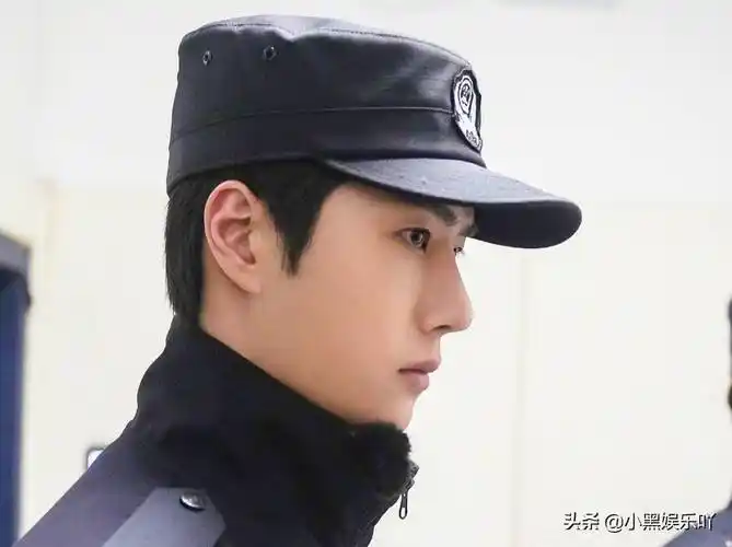 王一博警察造型在拍陈情令的时候,从花絮和采访中可以看出肖战和王