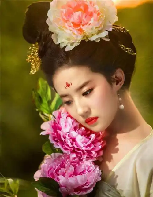 惊艳古装剧女星头上簪花照刘亦菲似花神秦岚是真洛神