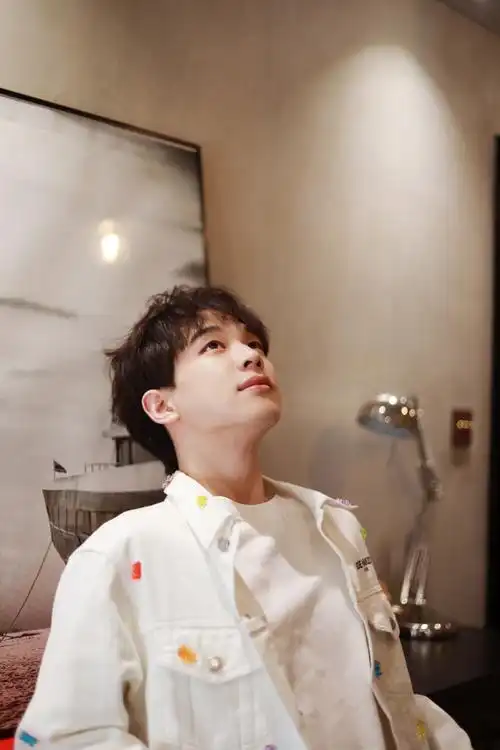 cv倒霉死勒超话#倒霉死勒生日快乐#今日关键词:梅梅,暖阳,小动物活力