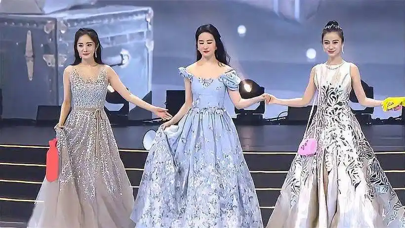 刘亦菲膀大腰圆早已不是神仙姐姐?看看她和杨幂的合照你就有答案