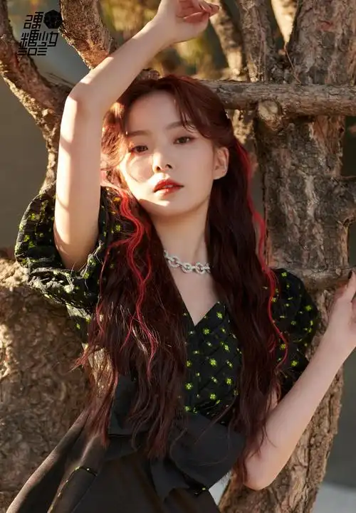 人间清醒陈卓璇!陈卓璇回应是我站的不够高,表示做自己的c位