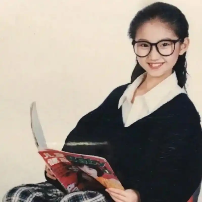 景甜小时候 小时候就是一个小可爱 #明星