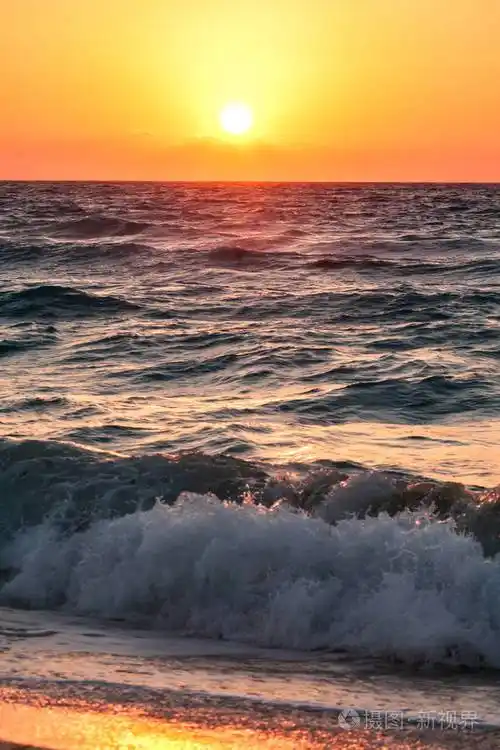 美丽的热带日出在海滩在海, 墨西哥照片-正版商用图片0zqppw-摄图新