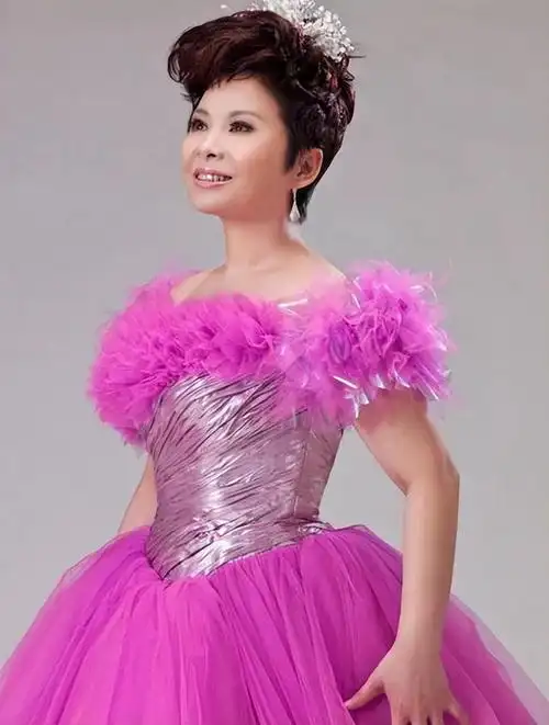 被赖昌星"祸害"的两位美女明星,一位是董文华,另一位是谁?