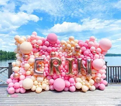 不规则气球墙拍照景