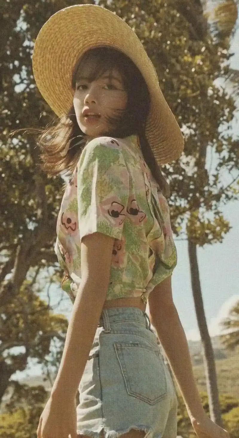 粉墨夏威夷.#blackpink 夏威夷写真大片,图片来源于 - 抖音