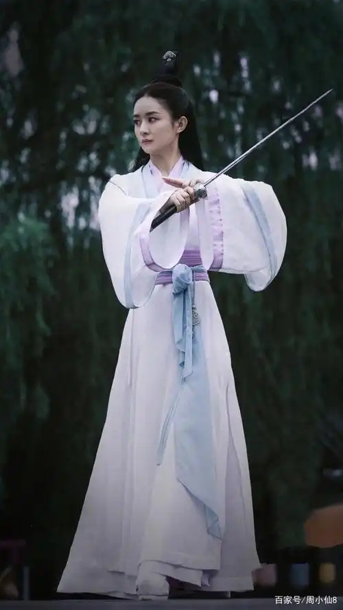 明星赵丽颖古装照片:清纯可爱,温柔体贴,气质高雅,美丽动人