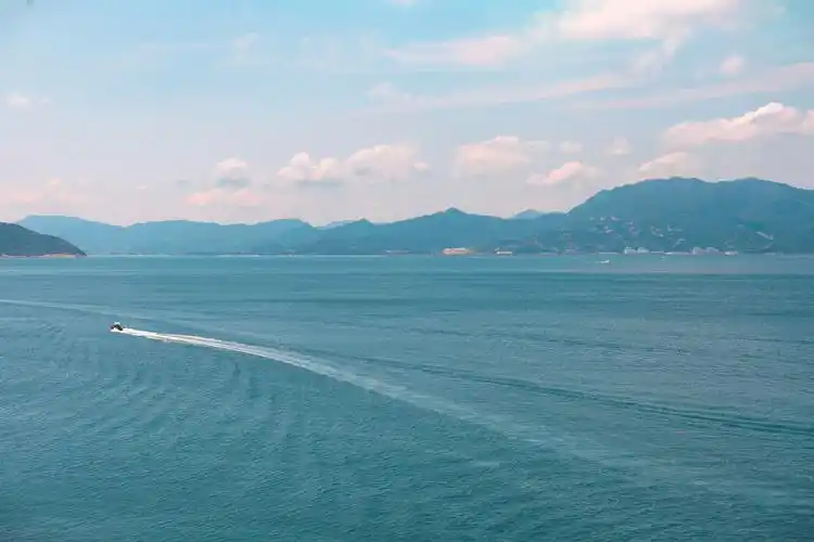 海边图片壁纸喜欢它安静的样子开阔无边的大海海边风景图片