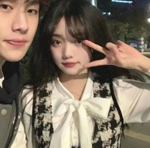 情侣头像| 男生对自己喜欢的女生能有多好-情侣头像一男一女对视动漫