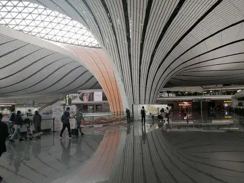 下午16:40,到达伟雄壮观,现代化的北京大兴国际机场.