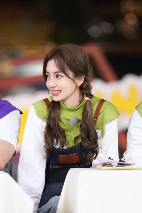 angelababy奔跑吧双马尾造型剧照##angelababy奔跑吧六宫格剧