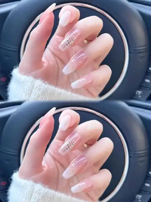 不贴钻的长款美甲来咯!尊嘟太好看啦!高级,气质的样子!不知道 - 抖音