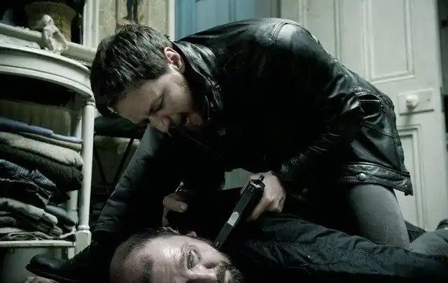 新锐导演延续创新黑帮片 《双雄》再现暴力美学