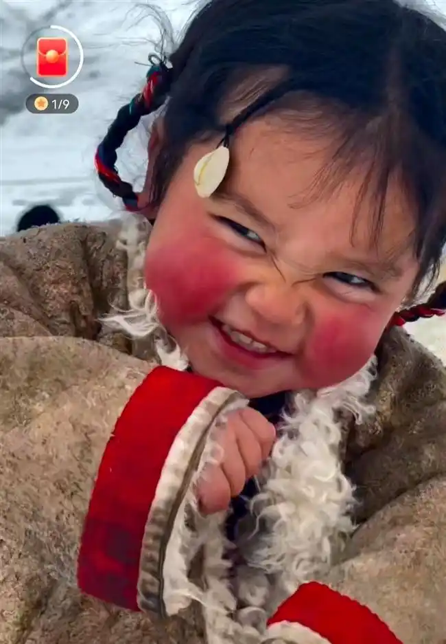 她的眼里有星星!雪地微笑走红的4岁小卓玛找到了,是德格牧民之女