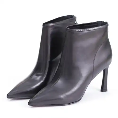 2019秋冬新款女靴欧货真皮尖头百搭短筒马丁靴细跟高跟后拉链短靴