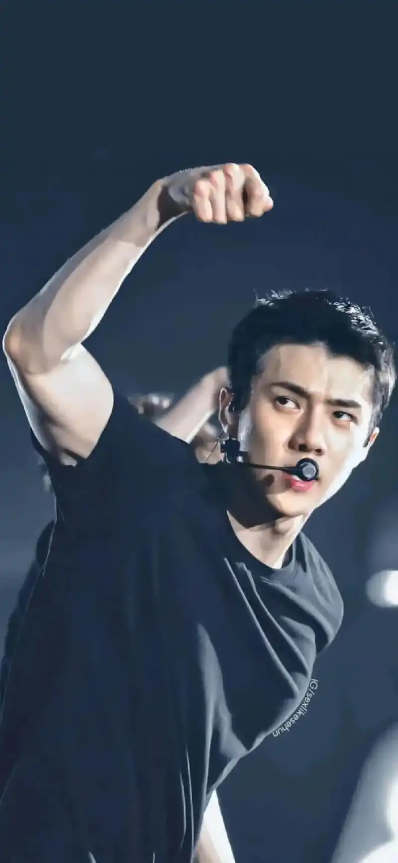 吴世勋 #壁纸 救命好爱这个男人 - 抖音