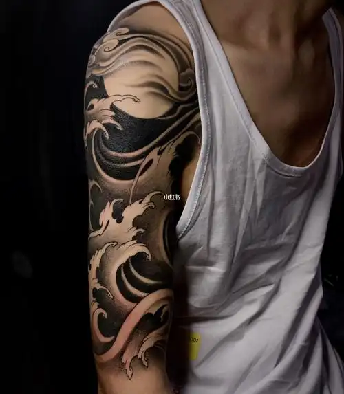 西安纹身|半臂水浪_纹身_tattoo怎么样_西安纹身_美妆_彩妆