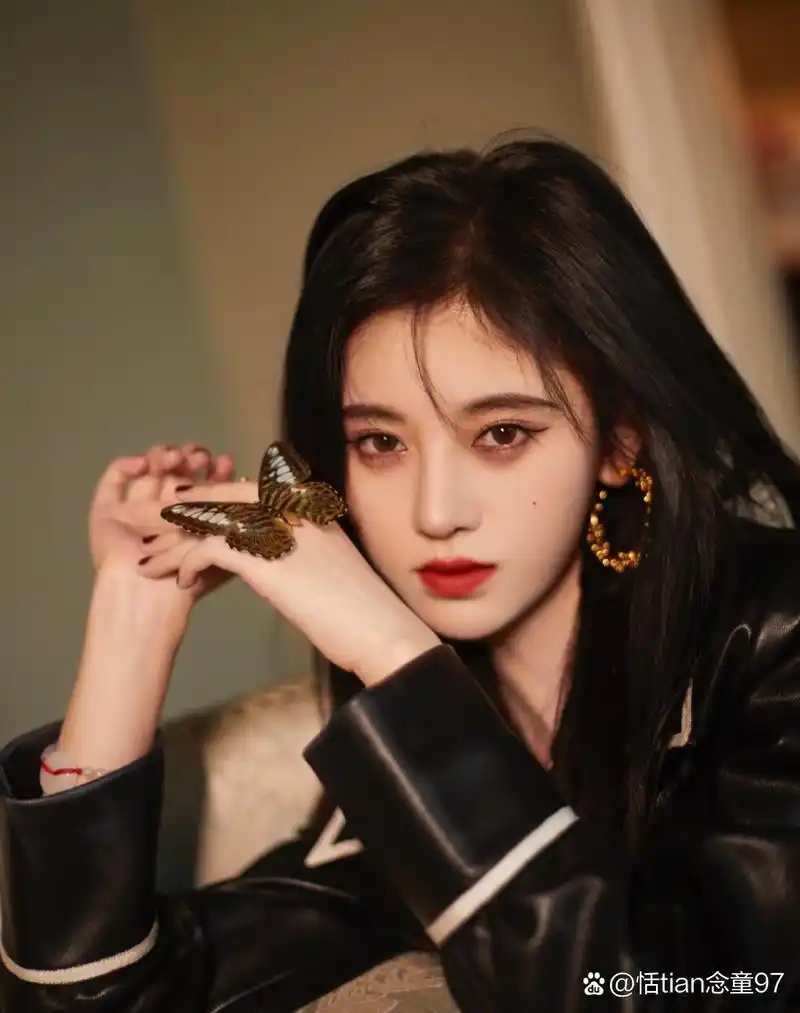 哎,不愧是我鞠宝#宝藏女孩小鞠# #鞠婧祎的美# #鞠婧祎神仙图片