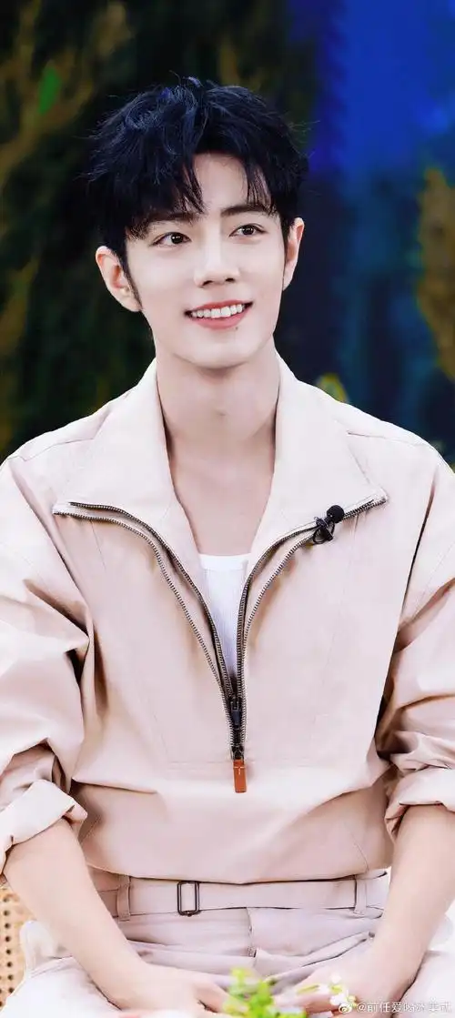 壁纸战😘😘最新的,太高清了👻👻每一张都是满屏,好满足肖战