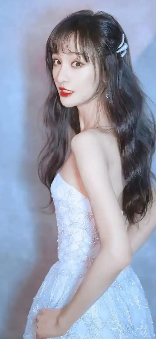 明星头像壁纸郑爽高清照片