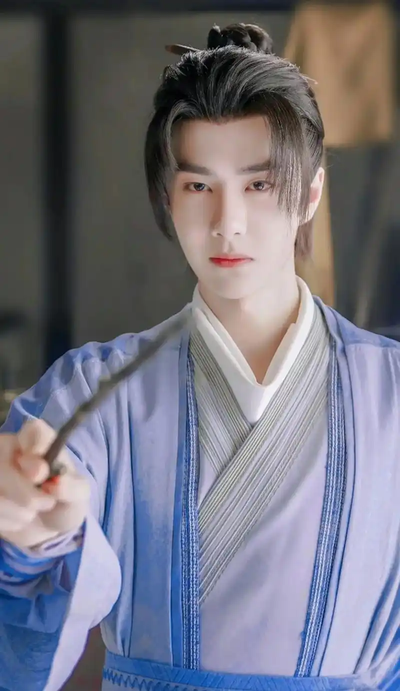 翩翩少年风采动人吾见之胜为心折