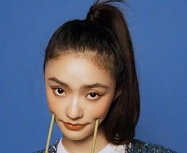 记住这几个技巧,简单耐看显气质(怎么梳马尾辫好看又简单) - 冷求网