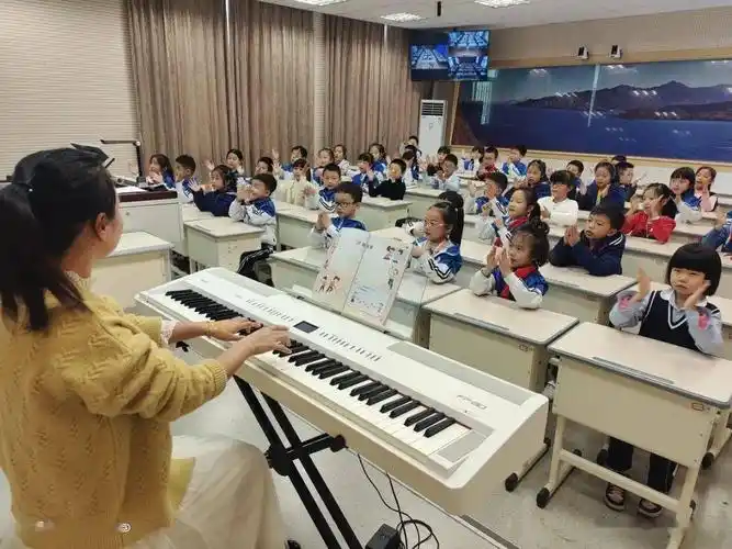 "音"为有你 "乐"在课堂——陈屿中心小学开展互联网 音乐第一次同步