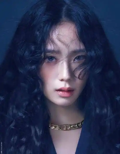 原创blackpink金智秀新刊封面公开港风波浪卷腮红脸真是太有风情