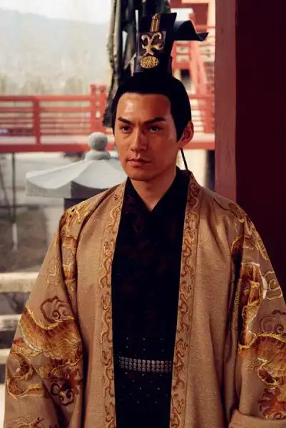 《倾世皇妃》完美收官 "汽油哥"严宽获肯定