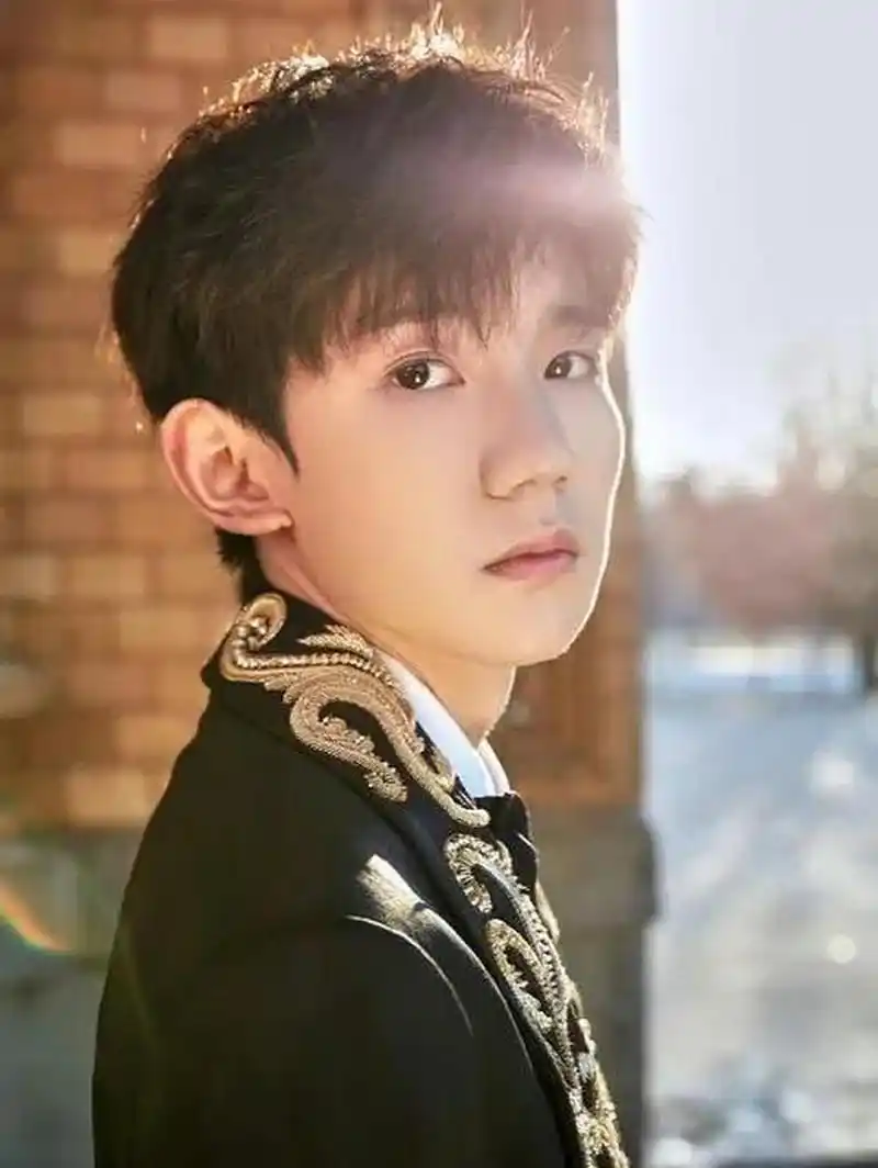 王俊凯高考成绩699分?