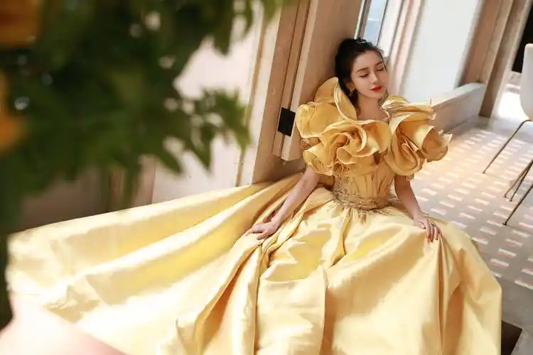 原创仙女高定品牌宠儿易主杨颖时尚资源走高范冰冰却暂时失宠