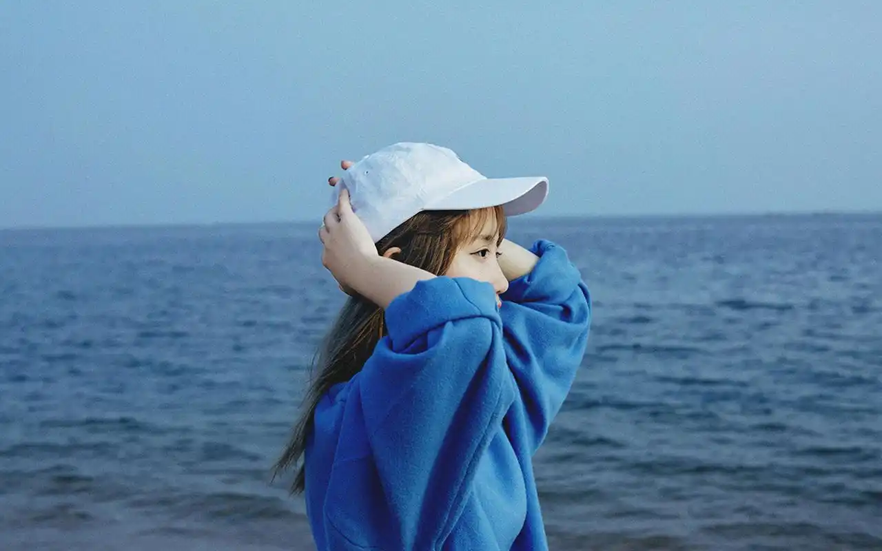 小清新少女唯美养眼户外写真图片