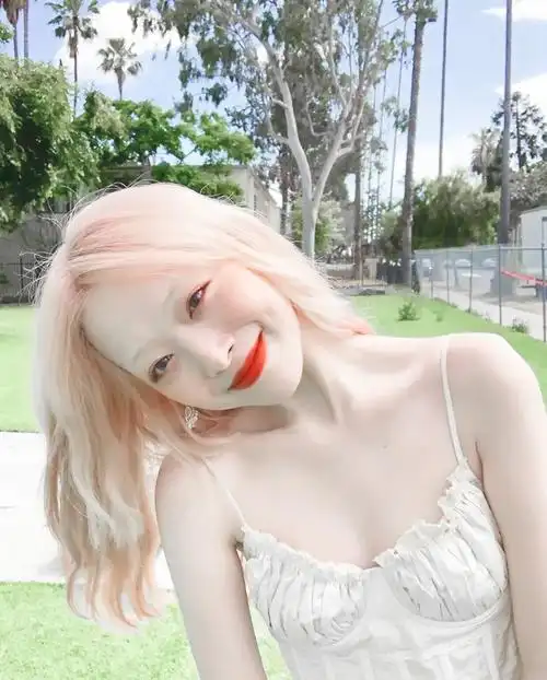 崔雪莉一张图片三个风格.禁三改二传.原ins.