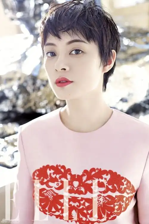 孙俪演绎个性时尚造型写真 眼神凌厉不容侵犯