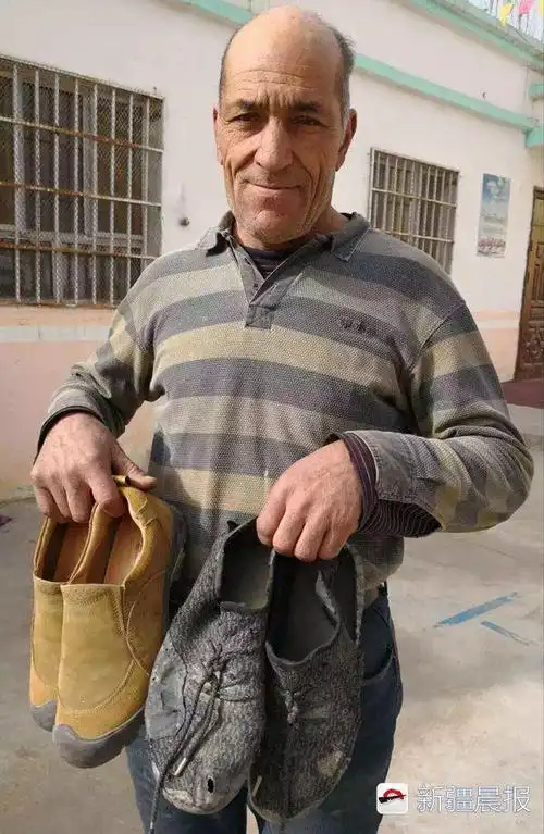 和田50码"大脚哥"为买到合脚的鞋头疼,"亲戚"四处托人了心愿
