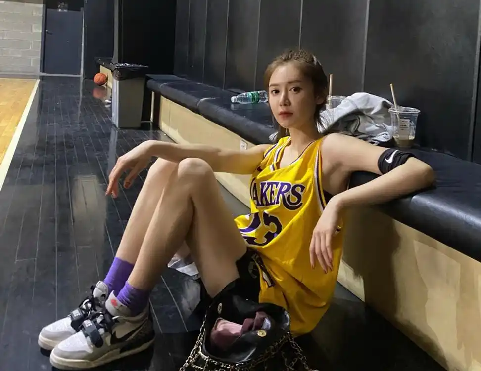 这也就证明了为何美娜能够成为如今nba直播领域数一数二的女主持人