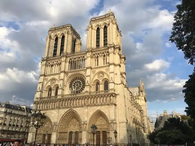 法国首都巴黎圣母院大教堂