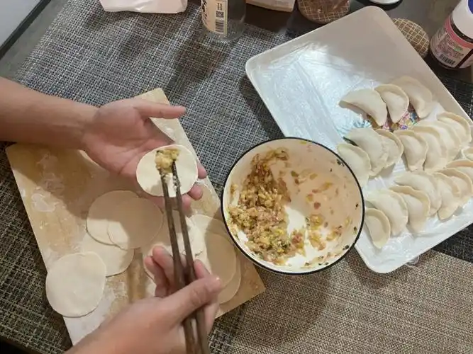 包饺子